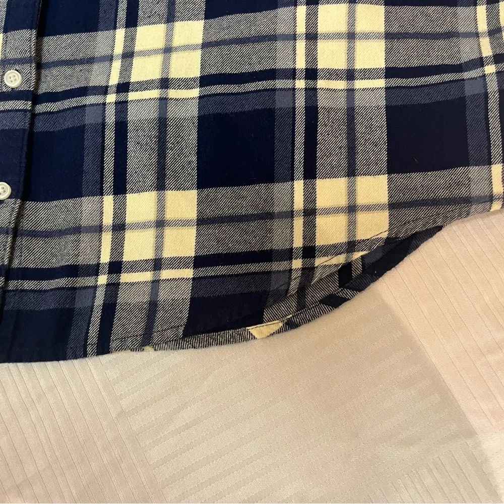 2/$20 - Navy and Light Cream Checkered Plaid Flannel Button Down Shirt - XL - Picture 6 of 11